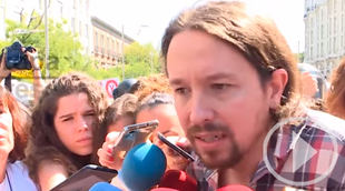 Iglesias sale del Congreso para apoyar a los pensionistas