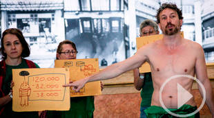 PAH pide revisar ley de expropiaciones con una performance en Cibeles