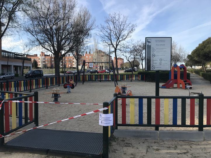 Madrid cierra terrazas y los municipios sus parques infantiles