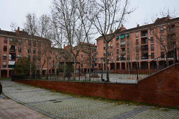 Plaza en la colonia Roger de Flor