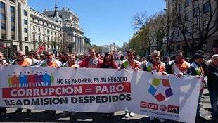 Representantes de Podemos apoyan a trabajadores de Telemadrid.