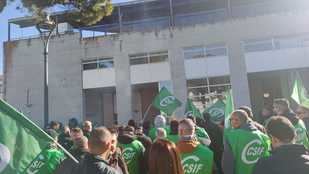 Policías locales de Parla exigen ante el Ayuntamiento más plantilla y medios