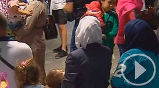 Llegan a Barajas 155 refugiados procedentes de Líbano