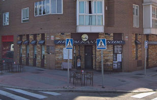 Investigan el asalto y robo de una caja registradora en un restaurante de Las Rosas