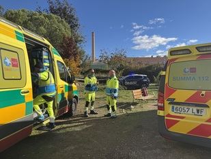 Una mujer fallece y un hombre resulta herido muy grave en un incendio en un parque de Alcalá