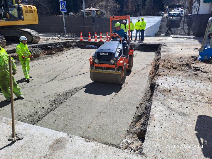 Últimos trabajos de reparación del socavón en la N-VI