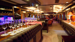 “Transcantábrico" y "Al Ándalus", dos viajes en tren que son palacios rodantes