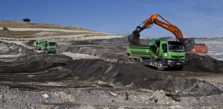 La Comunidad terminará los trabajos de limpieza en el vertedero de neumáticos de Seseña antes de que finalice 2016
