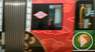 Dragones chinos en el Metro para celebrar el Año de la Rata