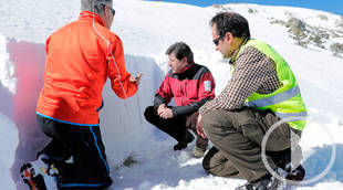"Los vigilantes de la nieve" velan por nuestra seguridad en la montaña