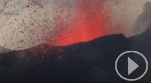 La nueva colada avanza a unos 50 metros por hora y aumenta la sismicidad