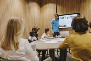 Casi 6.000 estudiantes madrileños reciben formación financiera básica con CaixaBank y el IEF