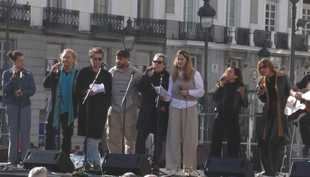 Miles de personas se concentran en la Puerta del Sol para exigir un alto al fuego en Palestina y Líbano