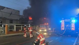 Estabilizado sin heridos un incendio en una nave industrial de Leganés