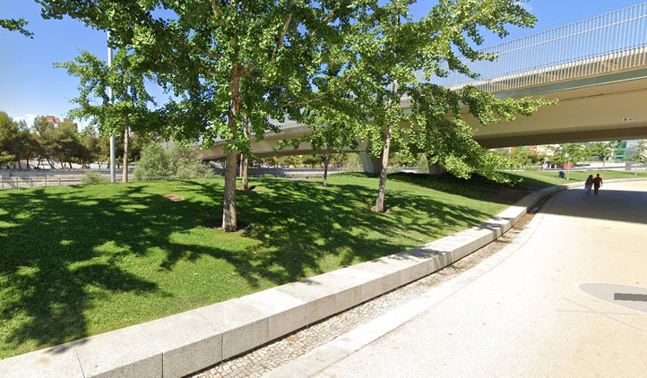 Zona de Madrid Río próxima al lugar donde se produjo la agresión sexual