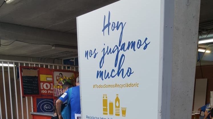 Cartel de la iniciativa 'Somos especiales, RECICLAMOS'.