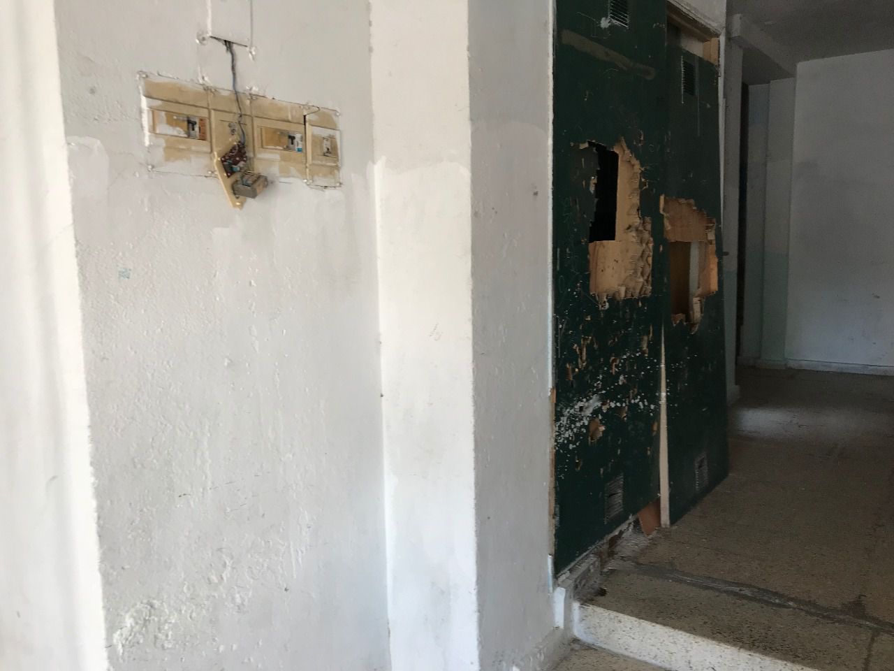 Acceso común a las viviendas desde uno de los portales.