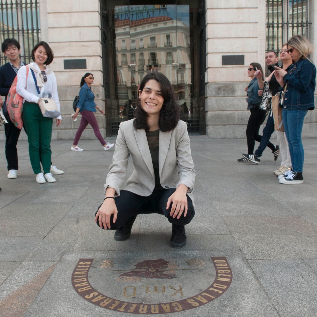 Isa Serra, en el Kilómetro Cero de la Puerta del Sol. (Chema Barroso)
