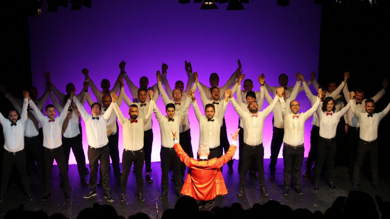 El Coro de hombres gay de Madrid durante una de sus actuaciones