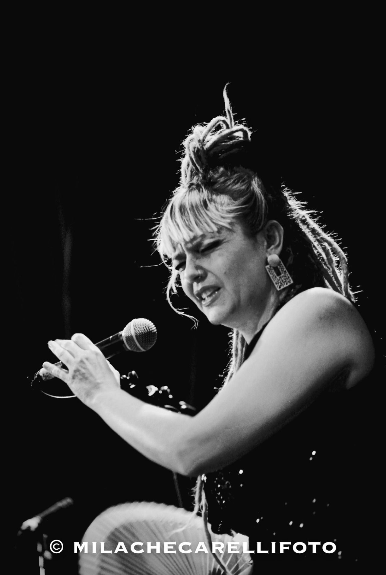 Naike durante el concierto (Foto: Mila Checarelli)