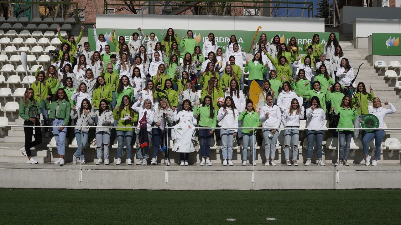 12 medallas olímpicas en el estadio Vallehermoso apoyan el compromiso de Iberdrola con 600.000 deportistas federadas