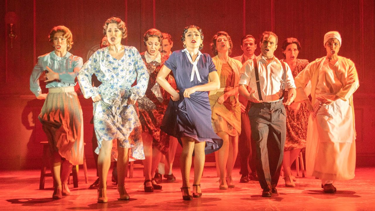 Representación de 'El tiempo entre costuras' (Autor: Antonio Castro