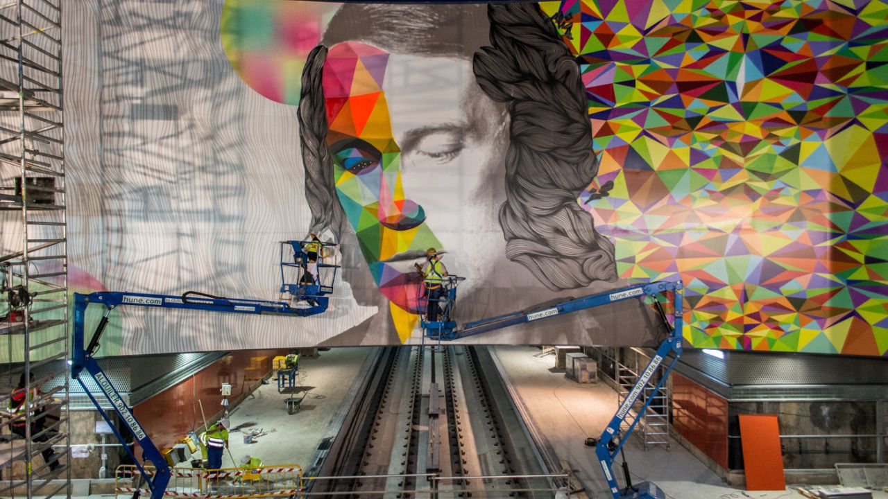 Mural en la estación Paco de Lucía
