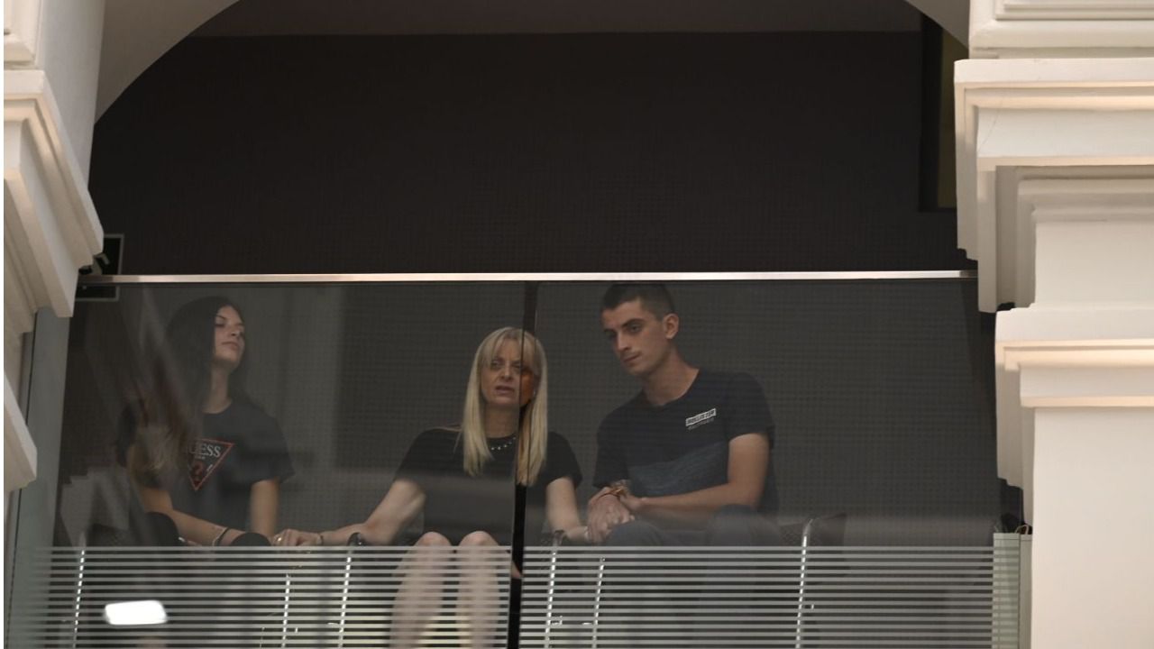 La familia de José Antonio González, el barrendero fallecido. Foto: Chema Barroso.