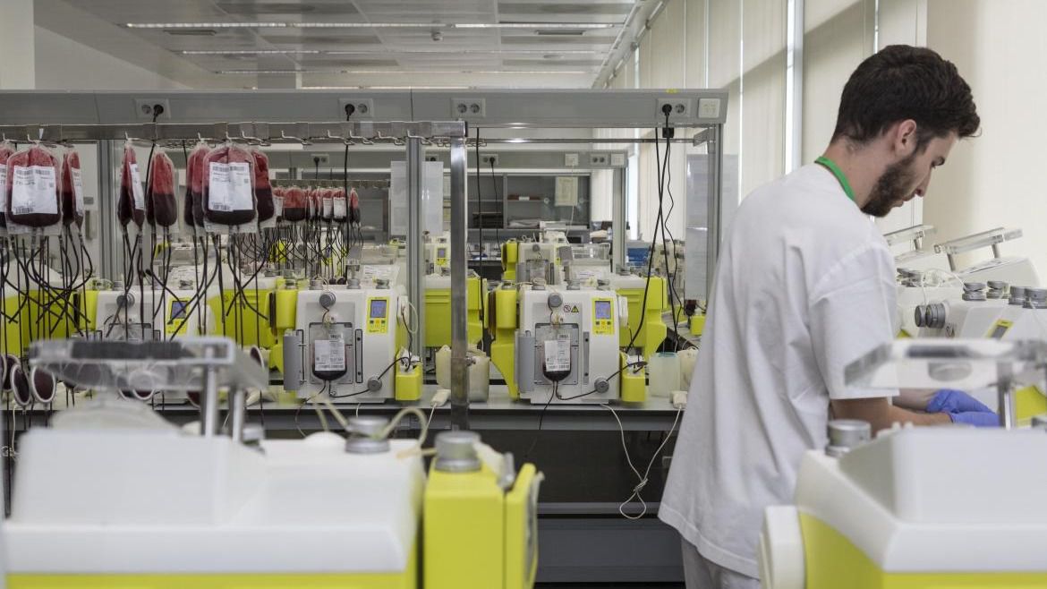 Sala de fraccionamiento de la sangre donada (Foto: Comunidad de Madrid)