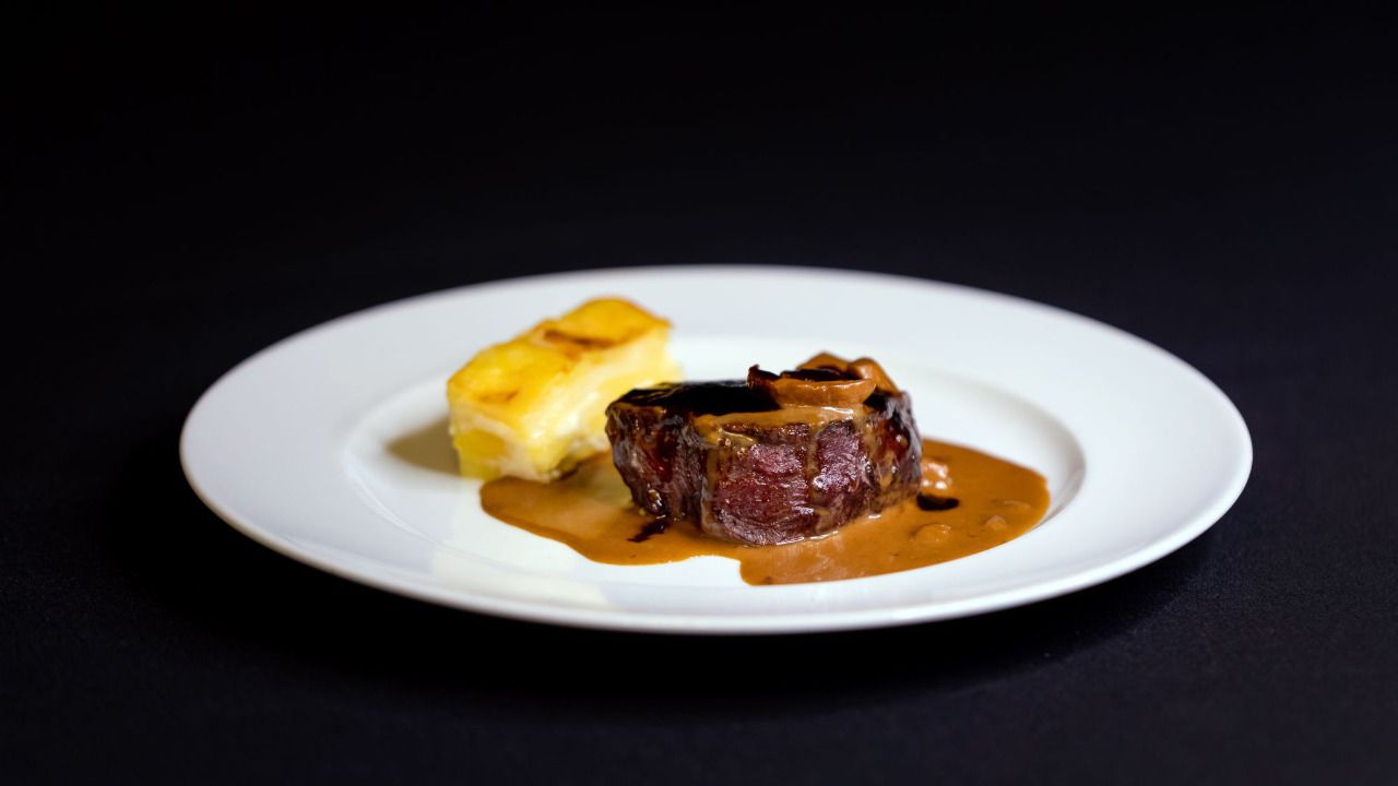 Solomillo de ternera con boletus y patata (Foto: The Westin Palace)