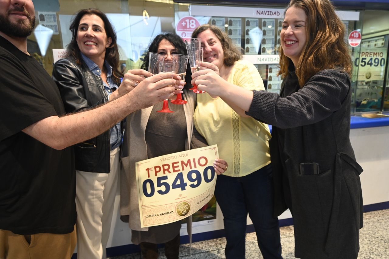Celebración en la calle Silvano (Foto: Chema Barroso)