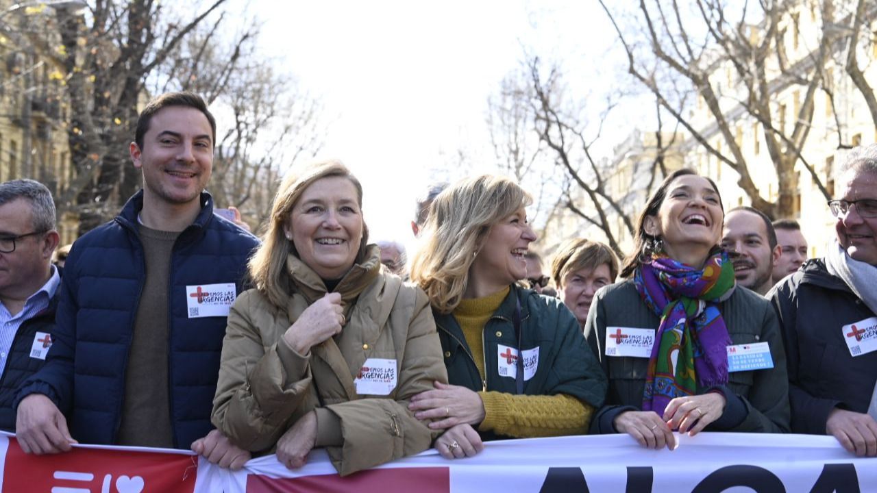 Miembros del PSOE, presentes en la movilización (Foto: Chema Baroso)