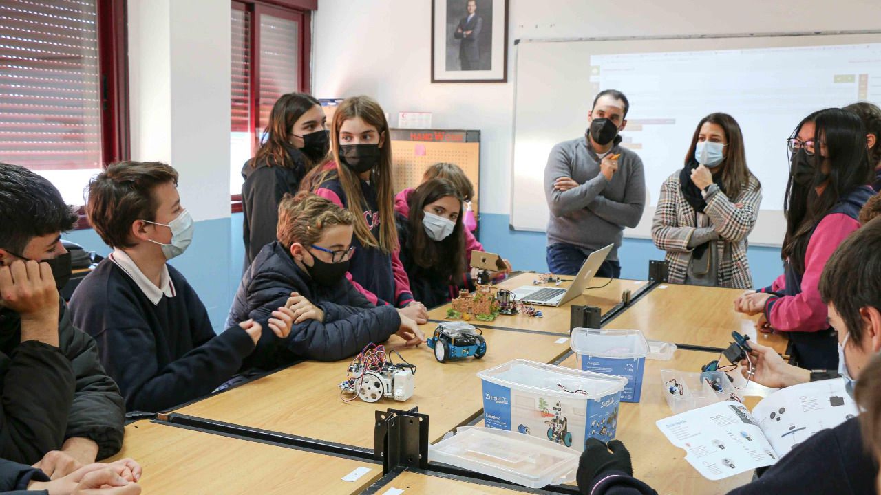 Alumnos en un aula en Casvi Boadilla del Monte