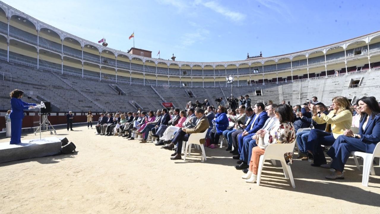 Cónclave popular en la plaza de toros de Las Ventas (Foto: Chema Barroso)