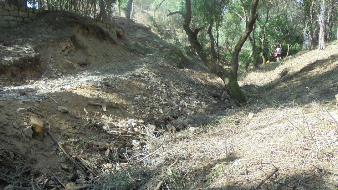 El arroyo de San juan en Valdemorillo 'enterrado' según denuncian colectivos medioambientales. Foto: Ecologistas en Acción