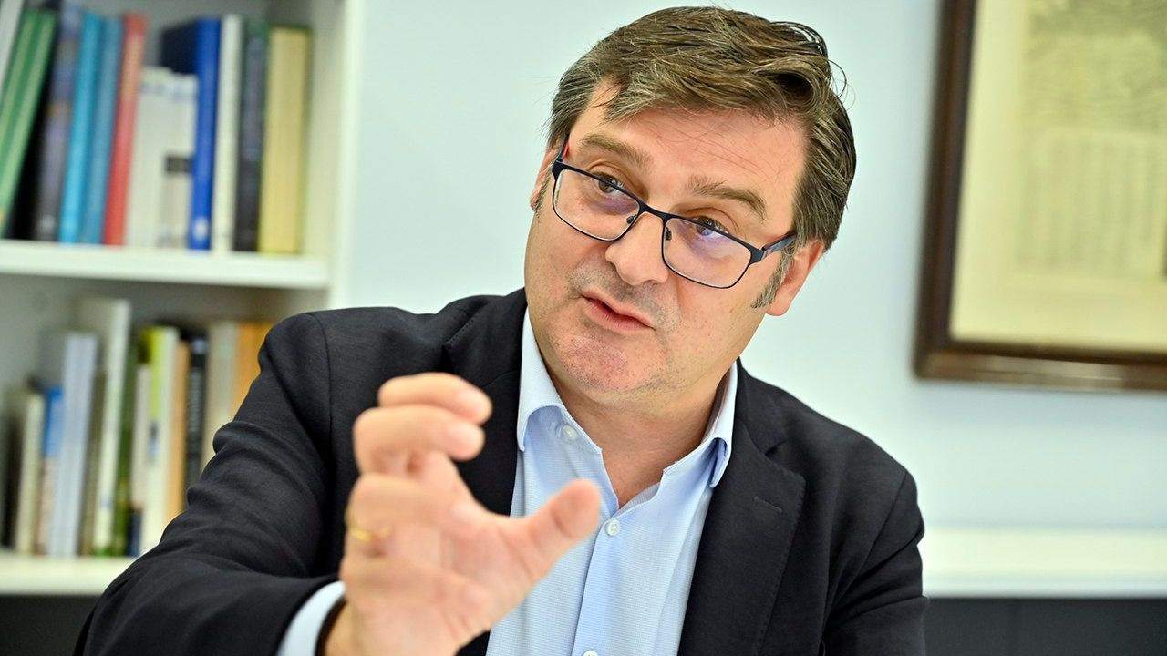 El concejal delegado de Vivienda durante la entrevista con Madridiario. Foto: Chema Barroso