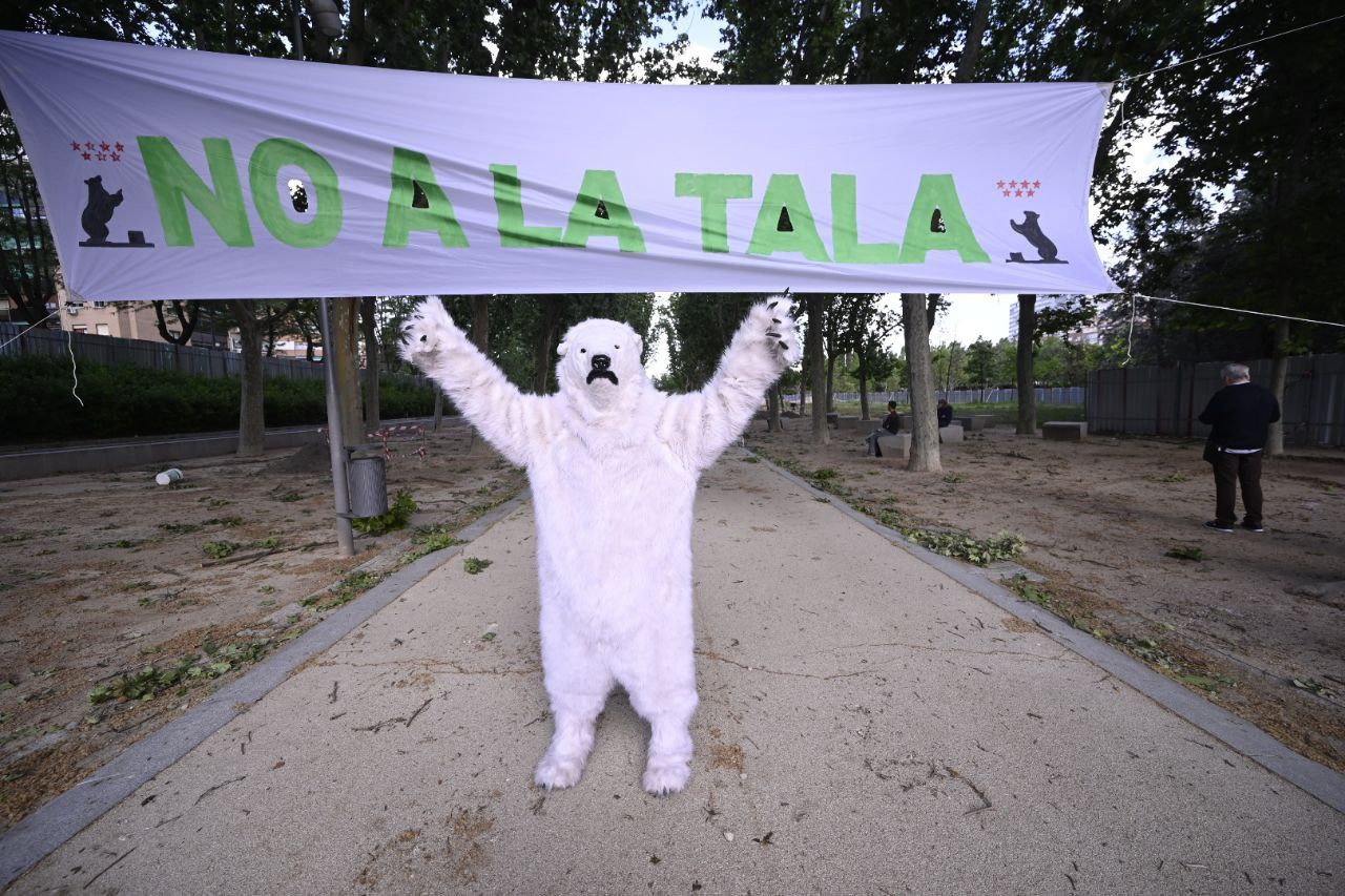 Movilización contra la tala de árboles en Madrid Río (Foto: Chema Barroso)