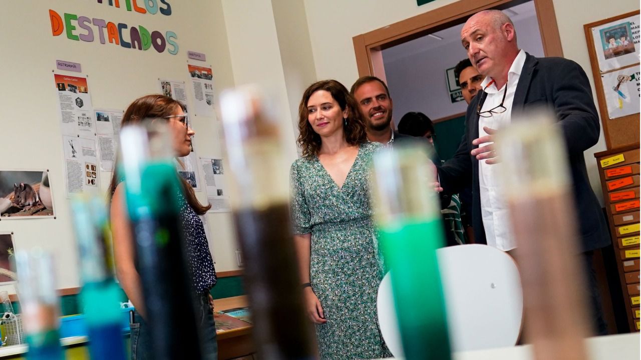 Paseo por las instalaciones del centro (Foto: Comunidad de Madrid)