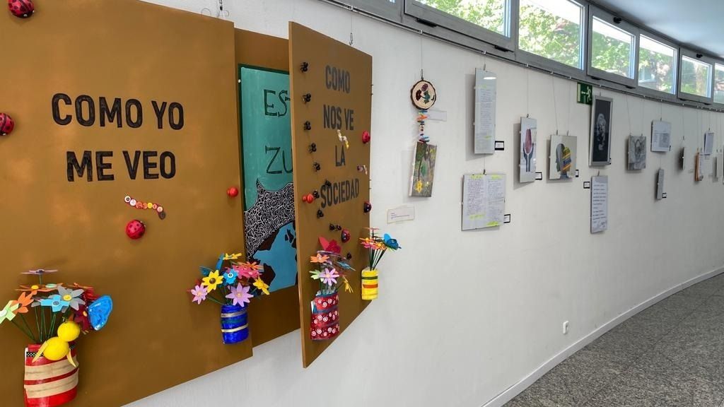 Exposición de las creaciones de los usuarios de servicios e instrumentos de salud mental de Alcobendas y San Sebastián de los Reyes. (Foto: Ayuntamiento de San Sebastián de los Reyes)