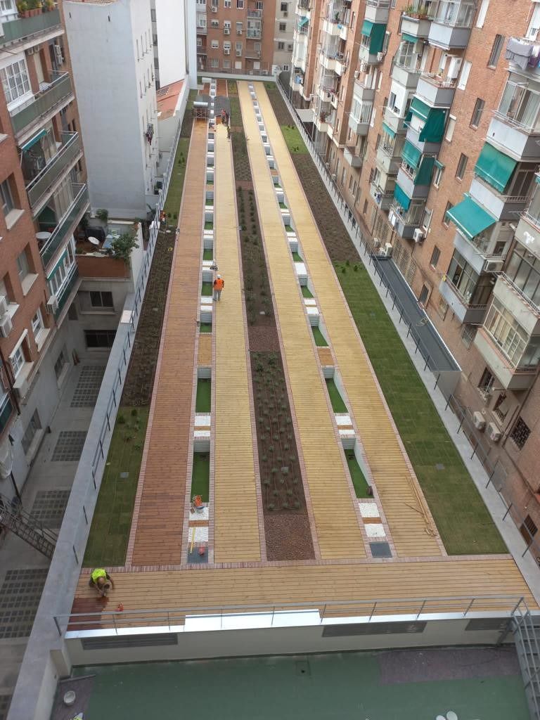 Cubierta ajardinada del supermercado de