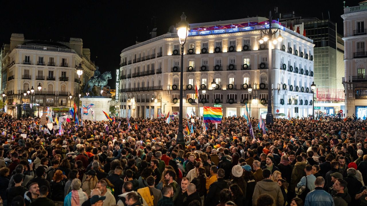 Manifestación en la Puerta del Sol contra las modificaciones en la Ley Trans y LGTBI. Foto: Europa Press