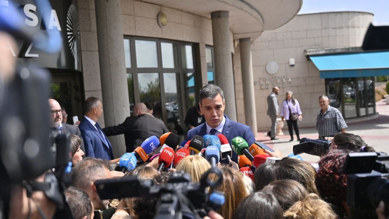 El presidente del Gobierno visita la capilla ardiente de María Teresa Campos (Foto: Chema Barroso)