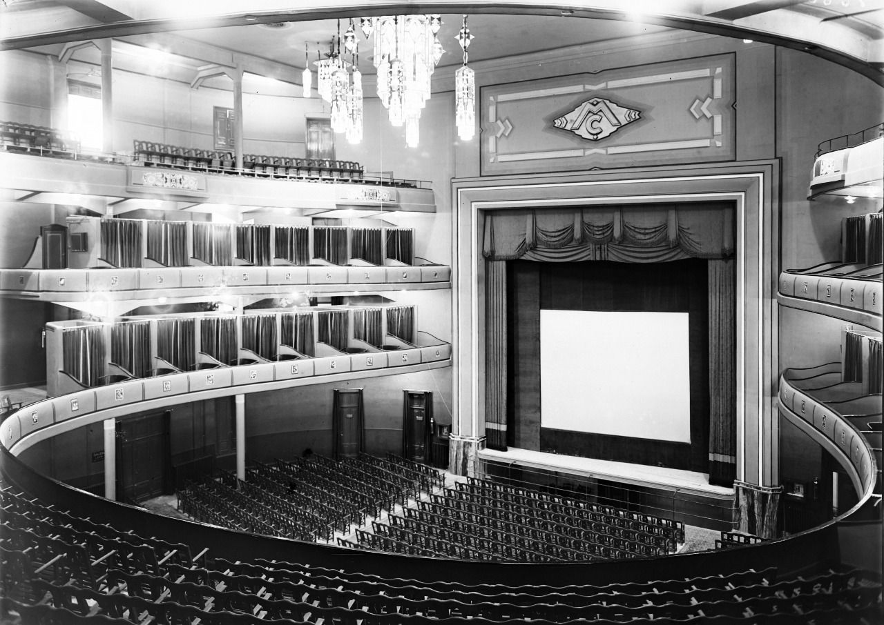 Interior del Monumental Cinema en 1923. (Foto Luis Lladó ©CSIC, Archivo del Centro de Ciencias Humanas y Sociales)