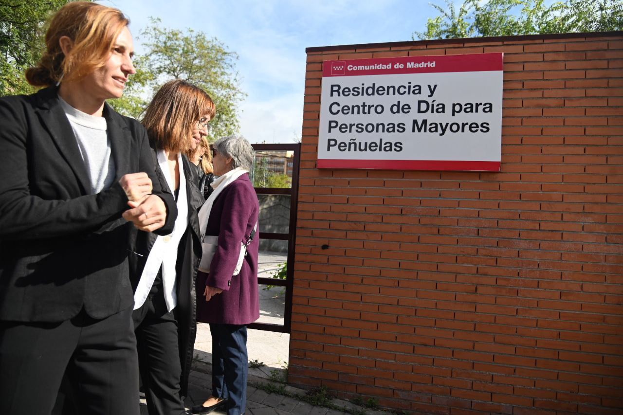 Visita de Mónica García a la residencia de Peñuelas (Foto: Chema Barroso)