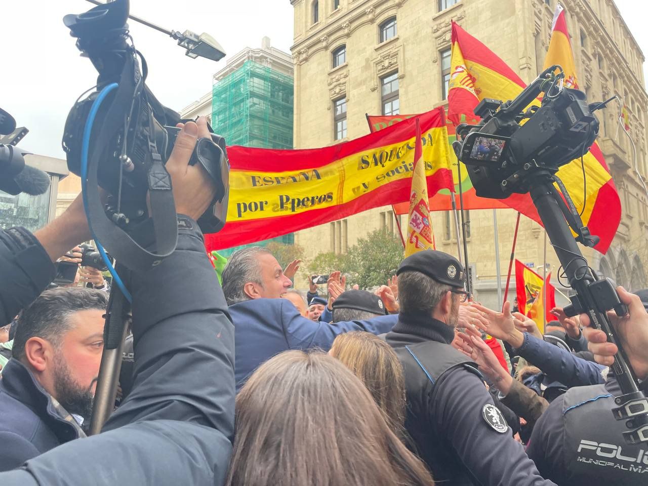 Javier Ortega Smith, entre los manifestantes (Foto: MDO))
