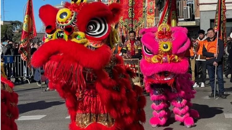 Dragones en las calles de Usera en el último desfile del Año Nuevo Chino. Foto: Ayuntamiento de Madrid