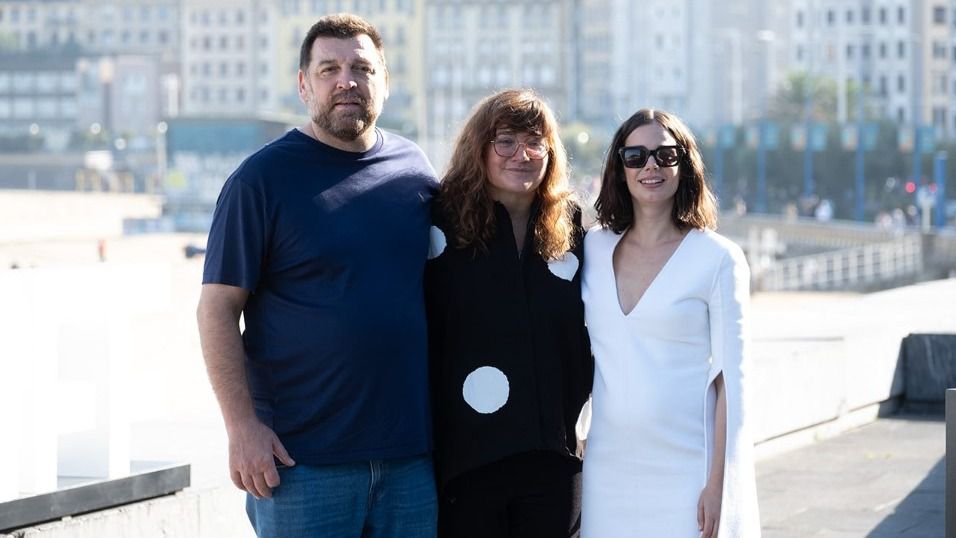 Hovik Keuchkerian, Isabel Coixet y Laia Costa. San Sebastián 2023