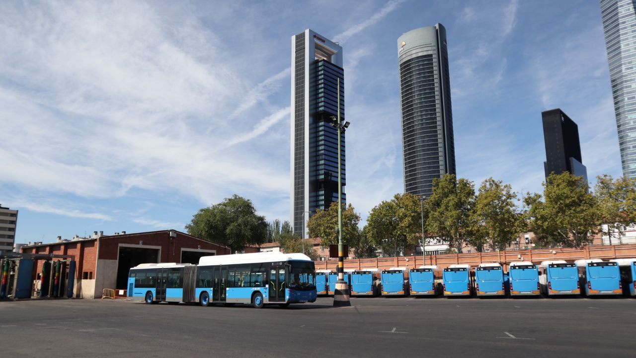 Buses de la EMT en el Centro de Operaciones de la empresa en Fuencarral. Foto: Road Experiencie