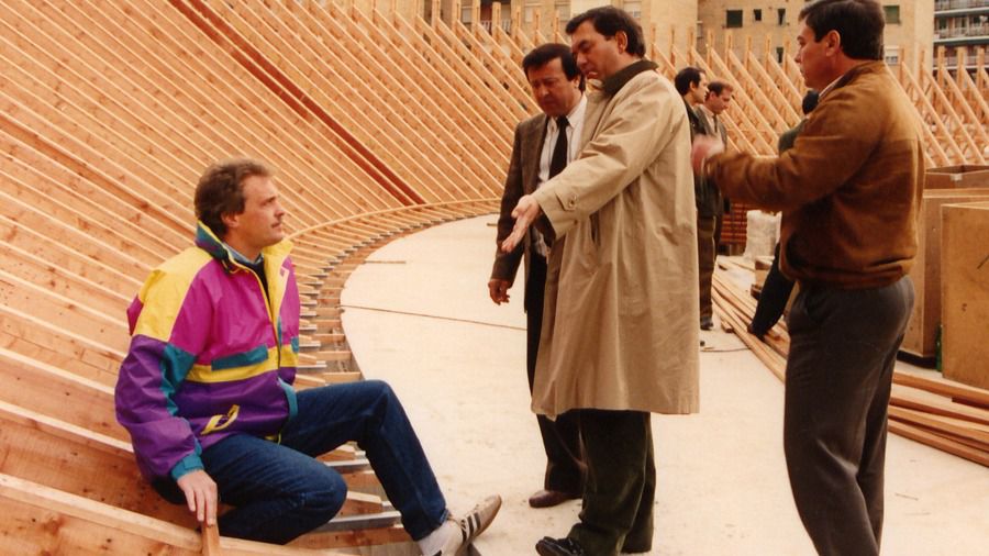 El arquitecto Manuel Canalda y otros técnicos en la construcción del velódromo. Foto: Canalda y Buendía