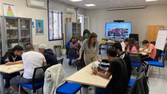 Jóvenes y adolescentes participan en una de las sesiones del proyecto Thivic. Foto: Ayuntamiento de Madrid